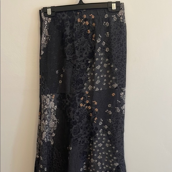 Penningtons Black and Gold Asymmetrical Maxi Pencil Skirt - Picture 2 of 2